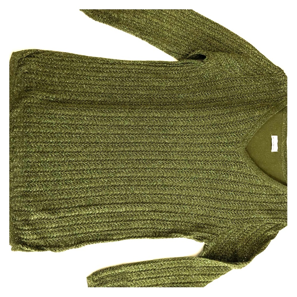 Pretty pullover.